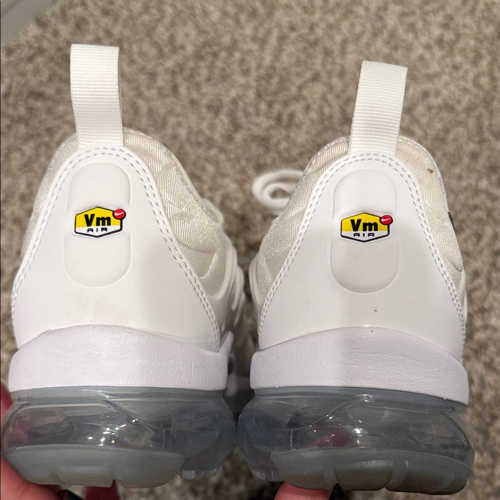 Nike Air VaporMax Plus in White - Picture 4 of 7